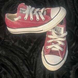 Converse Kids Sneakers 
Great condition 
Comes from a pet/smoke free home